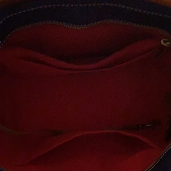 Dooney and Bourke pebbled leather - Picture 3 of 6